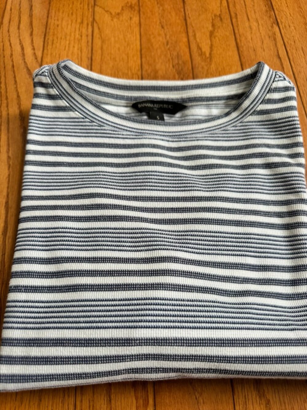 Banana Republic Stripe Tee S – White & Navy - Structured, Heavy Knit, Cropped